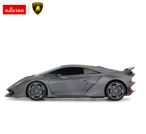 Mặt ngang của xe oto điều khiển lamborghini
