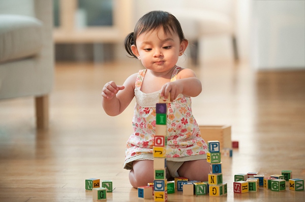 Đồ chơi giúp bé học bảng chữ cái tiếng Việt phát triển toàn diện