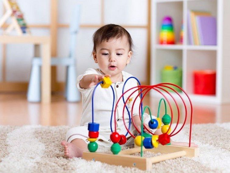 Đồ chơi cho bé 2 tuổi