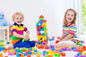 đồ chơi cho bé 2 tuổi