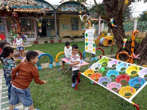 Đồ chơi vận động ngoài trời tự làm