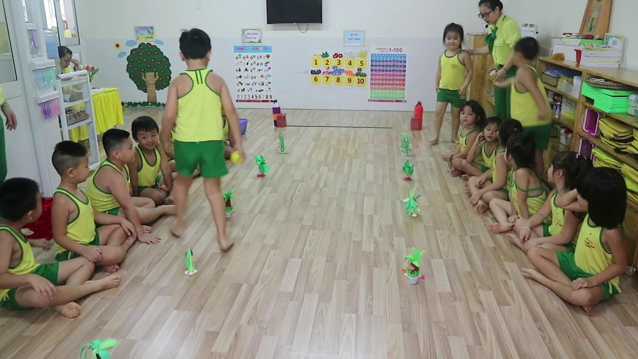 Trò chơi vượt chướng ngại vật cho trẻ tại trường